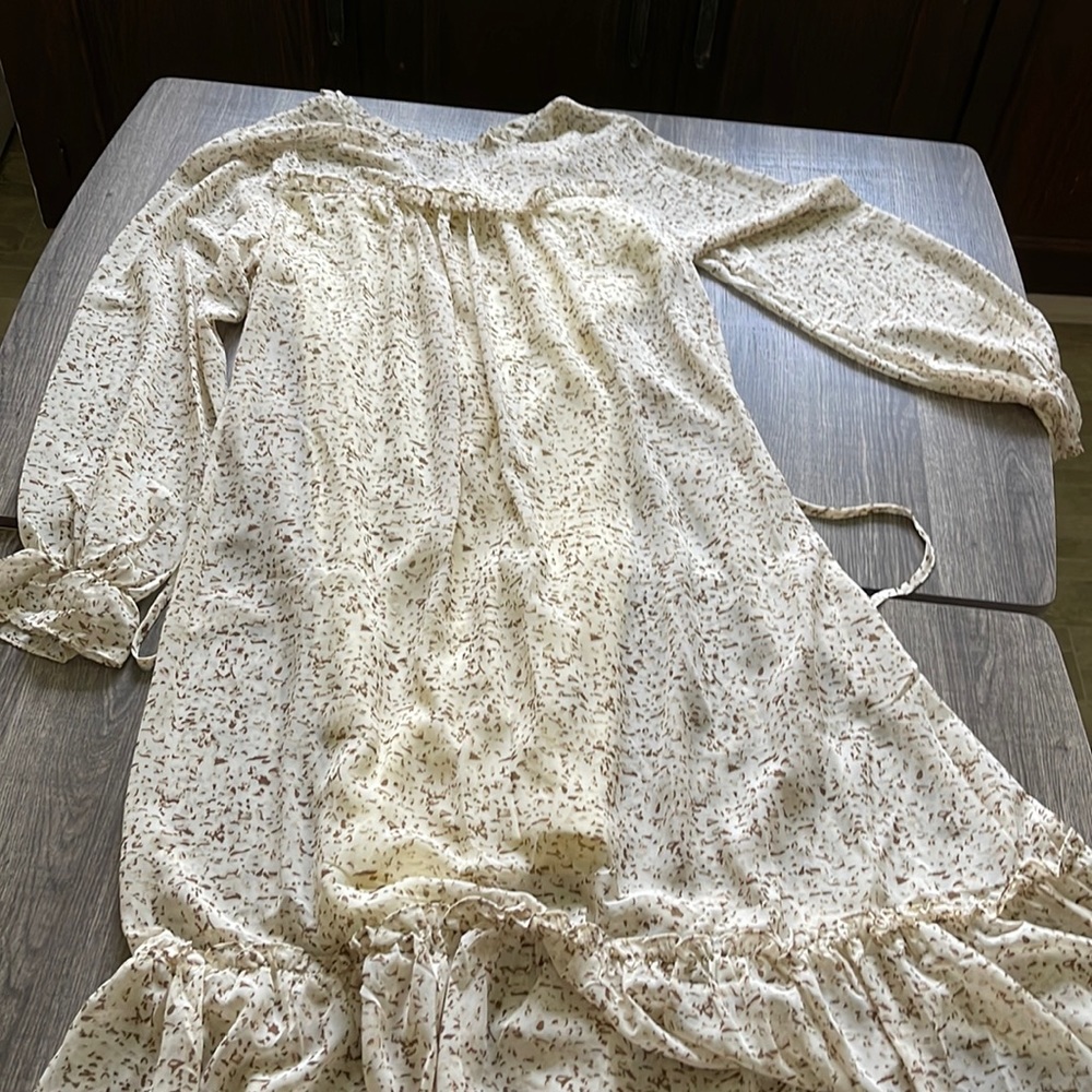 Cream colored king sleeve sundress never been worn
